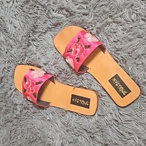 New Mystique Boutique Jeweled Wooden Style Slip On Sandal Sz 8